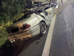 Policjanci wyjaśniają przyczyny wypadku w Lipnie. Kierowca nie żyje, auto stanęło w płomieniach