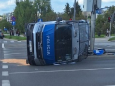 Poważny wypadek radiowozu. Policjantka trafiła do szpitala