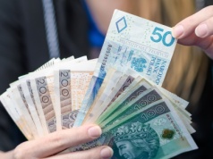 Trzynasta pensja pod stołem. Nielegalny trik pracodawców ma się dobrze
