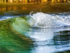 Te fale są dziwne. Superkomputer wskazał jak powstają