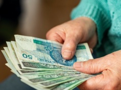 Renta wdowia a czternastka. Ważny komunikat ZUS dla świadczeniobiorców