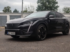 Test Peugeot 408 GT: masaż na trasie i pazury na ulicy 