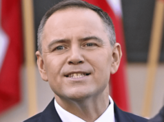 Nawrocki zrugał pracownika na wizji. Zadzwonił podczas wywiadu. 