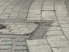 Kostka znowu pęka. Rynek w Jaworznie od.Nowa