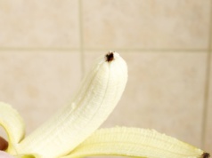 Czarna końcówka banana jest szkodliwa? Ekspert wyjaśnia