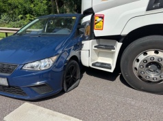 Renault Gamy T przepchnęło Seata Ibizę do innego kraju – kłótnia i „martwe pole”