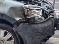 Zderzenie Peugeota i Toyoty (ZDJĘCIA)