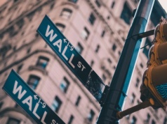 Silne wzrosty na Wall Street po słowach Powella. Nowy rekord indeksu Dow Jones
