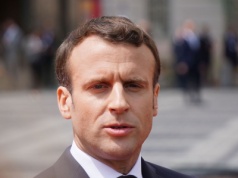 Spięcie na lini Włochy-Francja. W tle słowa Salviniego