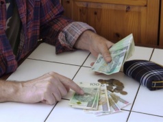 Dodatek do emerytury 2130 zł. Kolejna wypłata we wrześniu