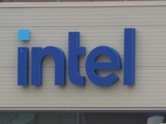 Intel sprzeda USA 10 proc. akcji. 