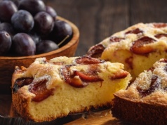 Ciasto ze śliwkami bez miksera. Wszystko wymieszasz w jednej misce