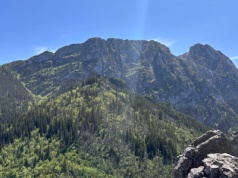 Ten szlak w Tatrach to idealny pomysł na pogodny weekend. Zobaczysz najpiękniejszy widok na Giewont
