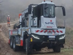 Iveco T-Way 6×6 z jednorzędową kabiną – terenowa solówka do przewozu słupów