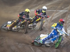 Żużel. Demolka w Toruniu. PRES Grupa Deweloperska jedną nogą w finale!