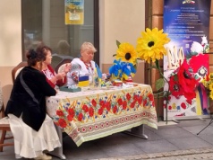 W cieniu czwartego roku wojny - w Bydgoszczy i Toruniu świętowano niepodległość Ukrainy