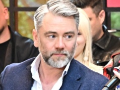 Nie tylko Kuba Badach zyskał sławę. Jego ojciec ma zaskakujący tytuł