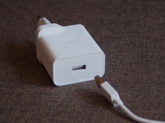 Niewiarygodne. Ten smartfon wytrzyma 5 dni bez ładowania