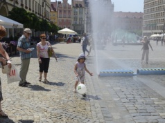 Fala upałów nadciąga do Polski. Lato wraca, a z nim też niebezpieczna pogoda