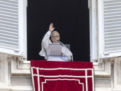 Papież apeluje o godną służbę przy ołtarzu. Przypomina, że brak kapłanów jest wielkim nieszczęściem dla Kościoła