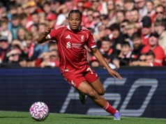 Ngumoha bije rekord Michaela Owena! Liverpool czekał na to 28 lat