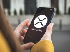 Wieloryby sprzedają XRP – analitycy ostrzegają przed krytycznym momentem!