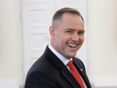 Komisja Europejska trzyma wersję Nawrockiego. W tle sprawa weta i pomocy Ukrainie