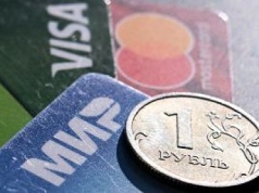 Rosjanom ograniczą prawo do kart bankowych