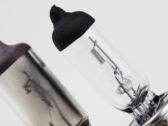 Koniec mandatów za retrofity LED? Kierowcy starszych aut odetchną z ulgą