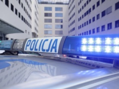 Pilny komunikat polskiej policji. Radiowóz dachował – trwa pościg za kierowcą BMW