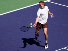 Stefanos Tsitsipas wykorzystał problemy rywala. Awans młodego Kanadyjczyka