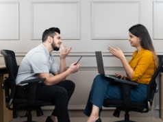 Język ma wpływ na to, jak potoczy się nasze życie. Niebywałe odkrycie lingwistów