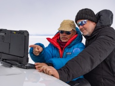 Ekstremalny bieg przez lodowiec islandzki z niezawodnym TOUGHBOOKiem