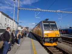 Nowy przewoźnik na polskich torach zaskakuje menu. Darmowa kawa i pizza za 8 złotych