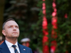 PiS i prawica ubierają Tuska w kostium zombie. Nawrocki chce być nadpremierem | Generalna próba sił