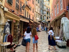 340 zł za dwa leżaki i parasol. Mieszkańcy mają dość. Nie stać ich na urlop we własnym kraju