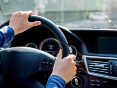 Skarbówka wystawia auta za półdarmo. Nie każdy Polak wie o tych licytacjach. Tak skorzystasz z okazji