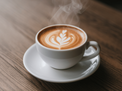 Prosta kawa z mlekiem: idealny przepis na napój