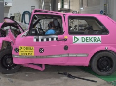 Rozbili starego Volkswagen Golfa. Test nie pozostawił złudzeń