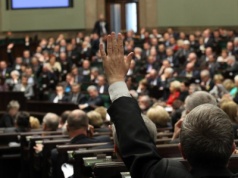 Ustawa Frankowa ocali bankowe miliardy? Komu naprawdę zależy na nowej regulacji dla Frankowiczów w 2025 Roku!