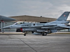 Podczas ćwiczeń przed AirSHOW w Radomiu rozbił się samolot F-16, pilot nie przeżył