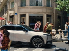 DS Automobiles rusza z nową kampanią. „Tak, Francuzi czasami posuwają się za daleko”