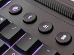 Oto co Razer ukrył w tej smukłej obudowie. Jedna klawiatura do gier i pracy?