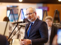 Działali z powodów przynależności politycznej Niedzielskiego. Grozi im do 5 lat więzienia