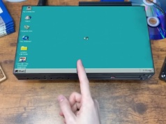 Technik uruchomił Windows 95 na PlayStation 2, choć było to prawdziwym wyzwaniem ze względu na złożoność tej konsoli