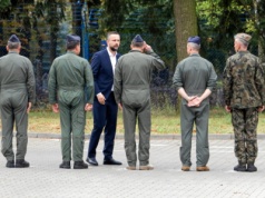 Polacy burzą się po katastrofie w Radomiu, mówią o zagranicy. Były pilot ma radę dla... polityków