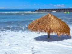 Sztorm zniszczył plażę za 160 tys. euro. Burmistrz żąda muru