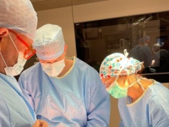 Pacjentka z guzem jajnika o średnicy 46 centymetrów. Bydgoscy specjaliści: Badania ratują życie!