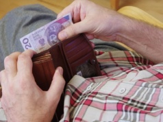 Stawka minimalna w górę. Tyle za godzinę pracy dostaniesz w 2026 r.