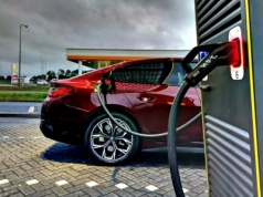 Ekspert broni elektryków. Przekonuje to was?